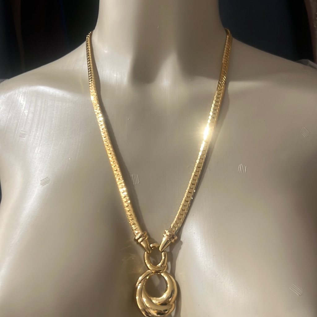 Necklace With Pendant (Napier )